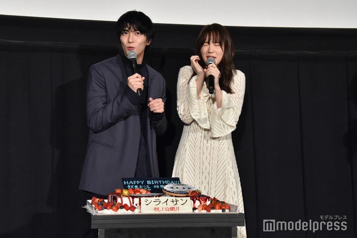 稲葉友、飯豊まりえ(C)モデルプレス