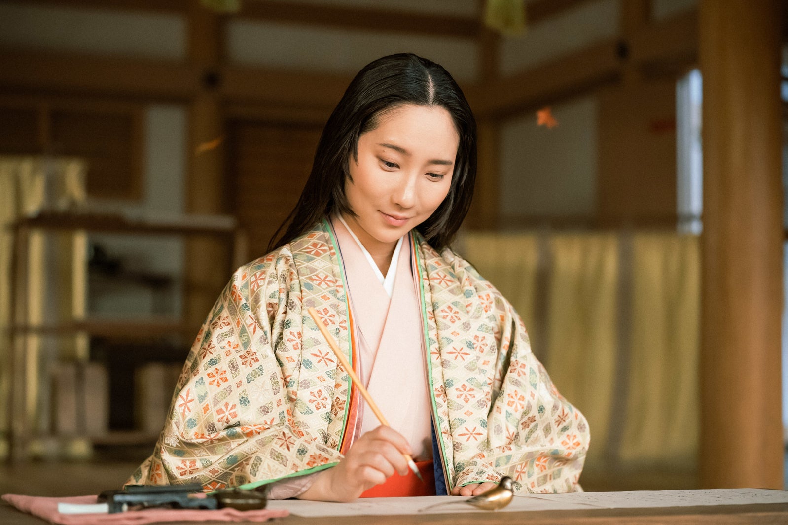 ファーストサマーウイカ「光る君へ」で直筆美文字披露 清少納言「枕草子」誕生シーン裏話に反響