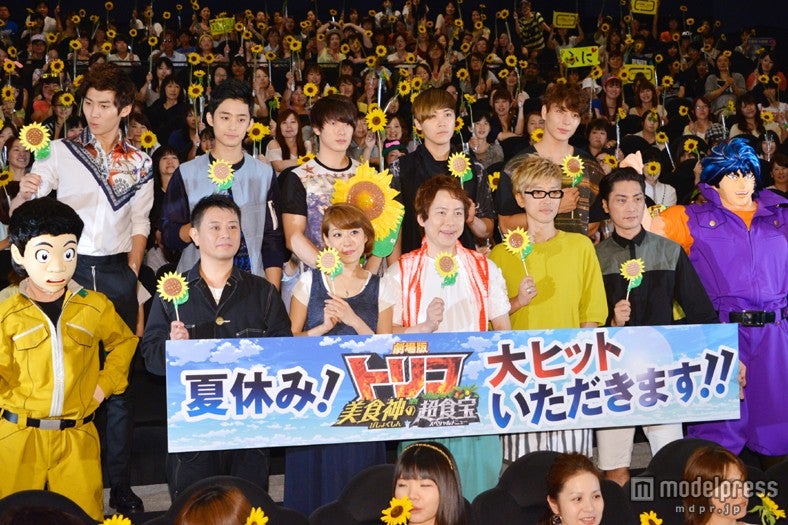 後列：FTISLAND（左から：ソン・スンヒョン、イ・ジェジン、チェ・ミンファン、イ・ホンギ、チェ・ジョンフン）、前列：岩田光央、櫻井孝宏、置鮎龍太郎、朴ろ美、松田賢二