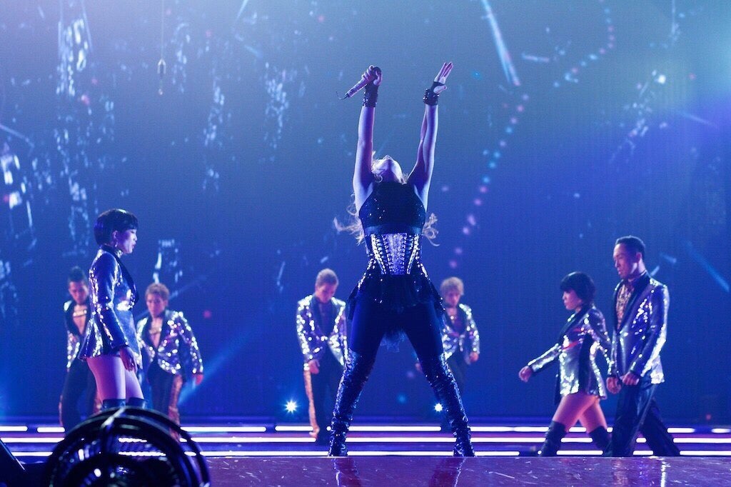 ayumi hamasaki COUNTDOWN LIVE 2016-2017 A 『Just the beginning -20-』より（画像提供：avex）