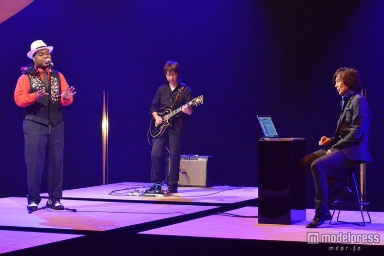 クリス・ハートと、自身がプロデュースした新しいアレンジで「ズルい女」を披露（画像提供：NHK）