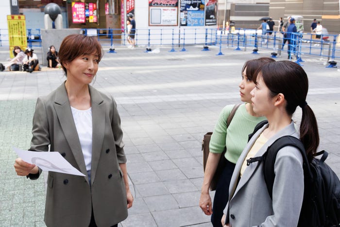 高島礼子、大島優子、小芝風花「GO HOME~警視庁身元不明人相談室~」第6話より(C)日本テレビ