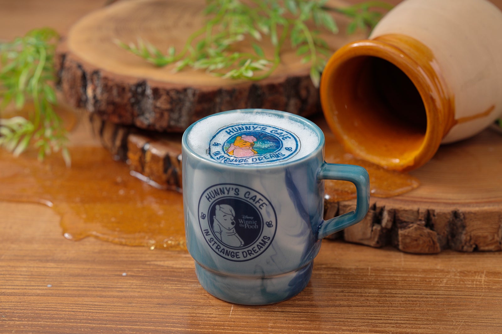 『Winnie the Pooh』HUNNY’S CAFE in STRANGE DREAMS（C）Disney．Based on the “Winnie the Pooh” works by A．A．Milne and E．H．Shepard．