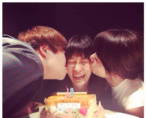 水川あさみ、ハリセン近藤春菜&森矢カンナから熱烈キス「私の誕生日みたい」
