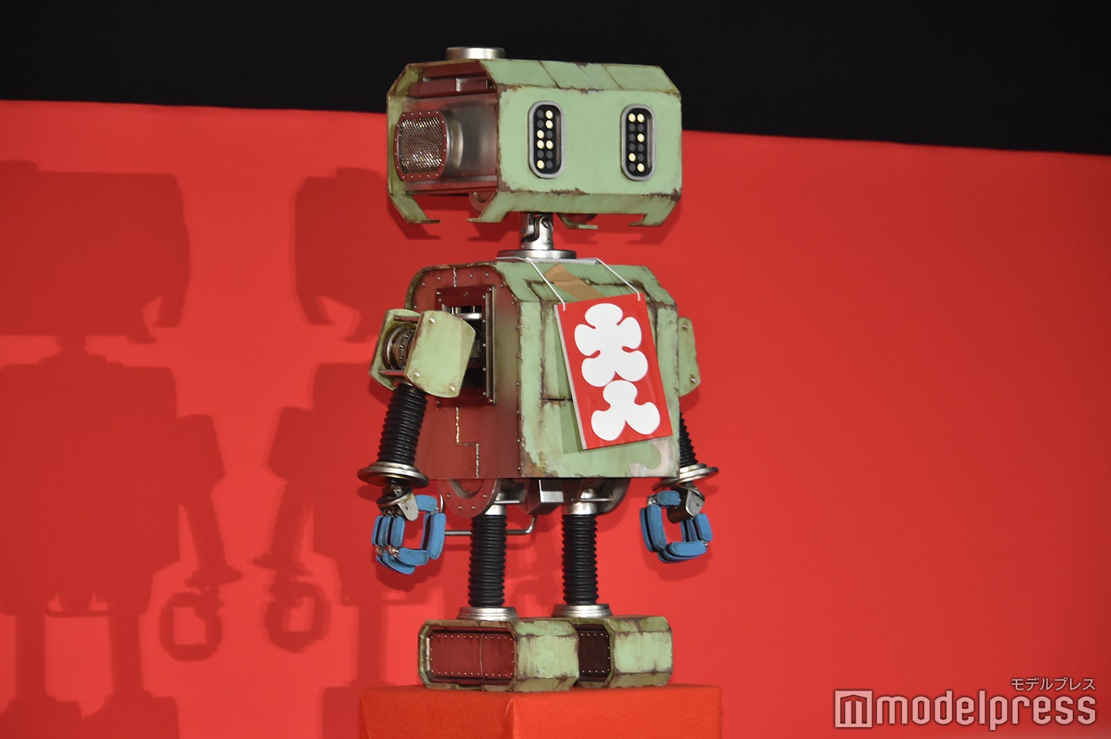 タング（C）モデルプレス