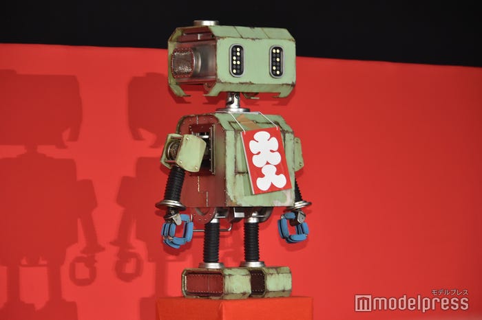 タング(C)モデルプレス