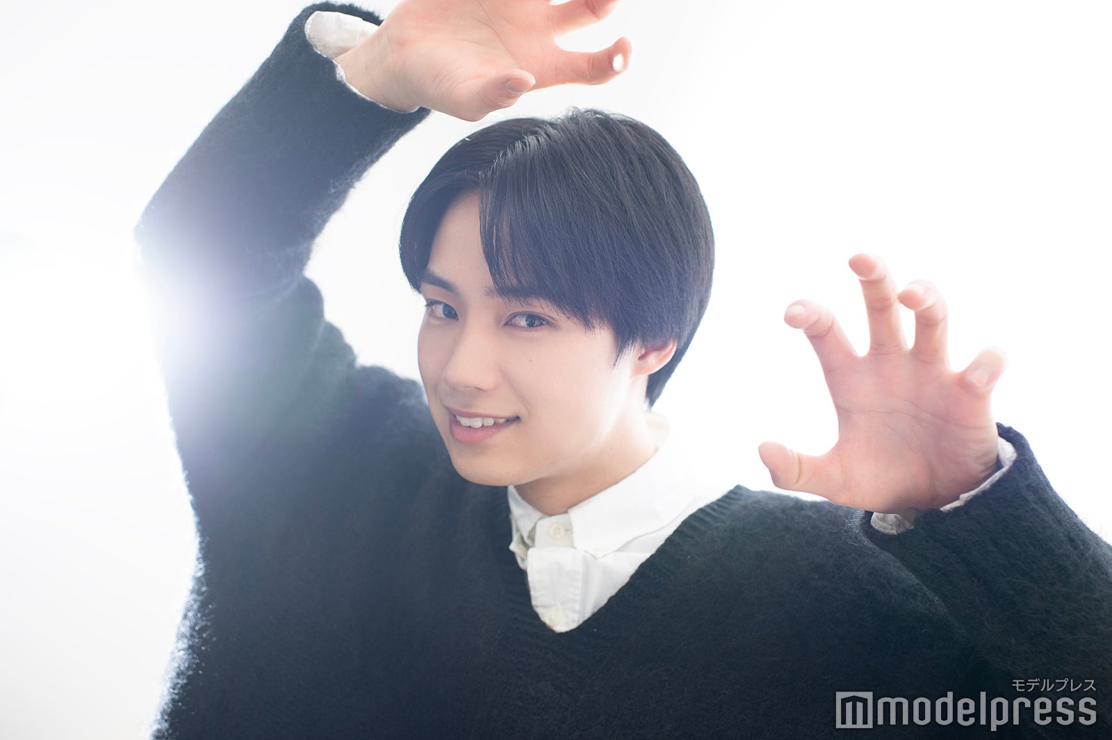 “オオカミポーズ”／夏生大湖（C）モデルプレス