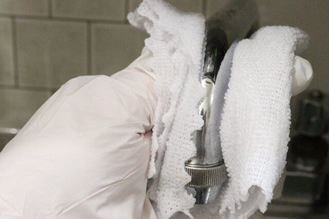 ダイソーのマイクロファイバークロス（25枚）で蛇口掃除