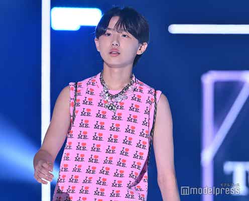 Boys be伊藤篤志、“I LOVE ME”タンクトップ姿で圧倒的存在感【TGC 2024 A/W】