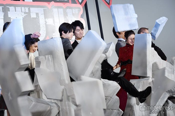 映画『進撃の巨人 ATTACK ON TITAN エンド オブ ザ ワールド』初日舞台挨拶