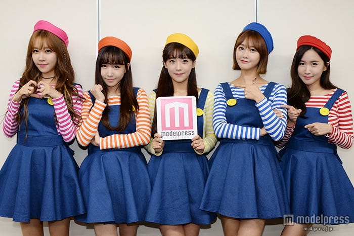 CRAYON POP(左から)エリン、ウェイ、ソユル、グンミ、チョア