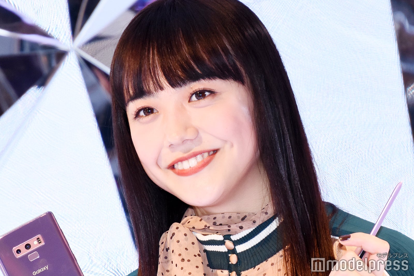 松井愛莉「恥ずかしい…」約25人に囲まれる