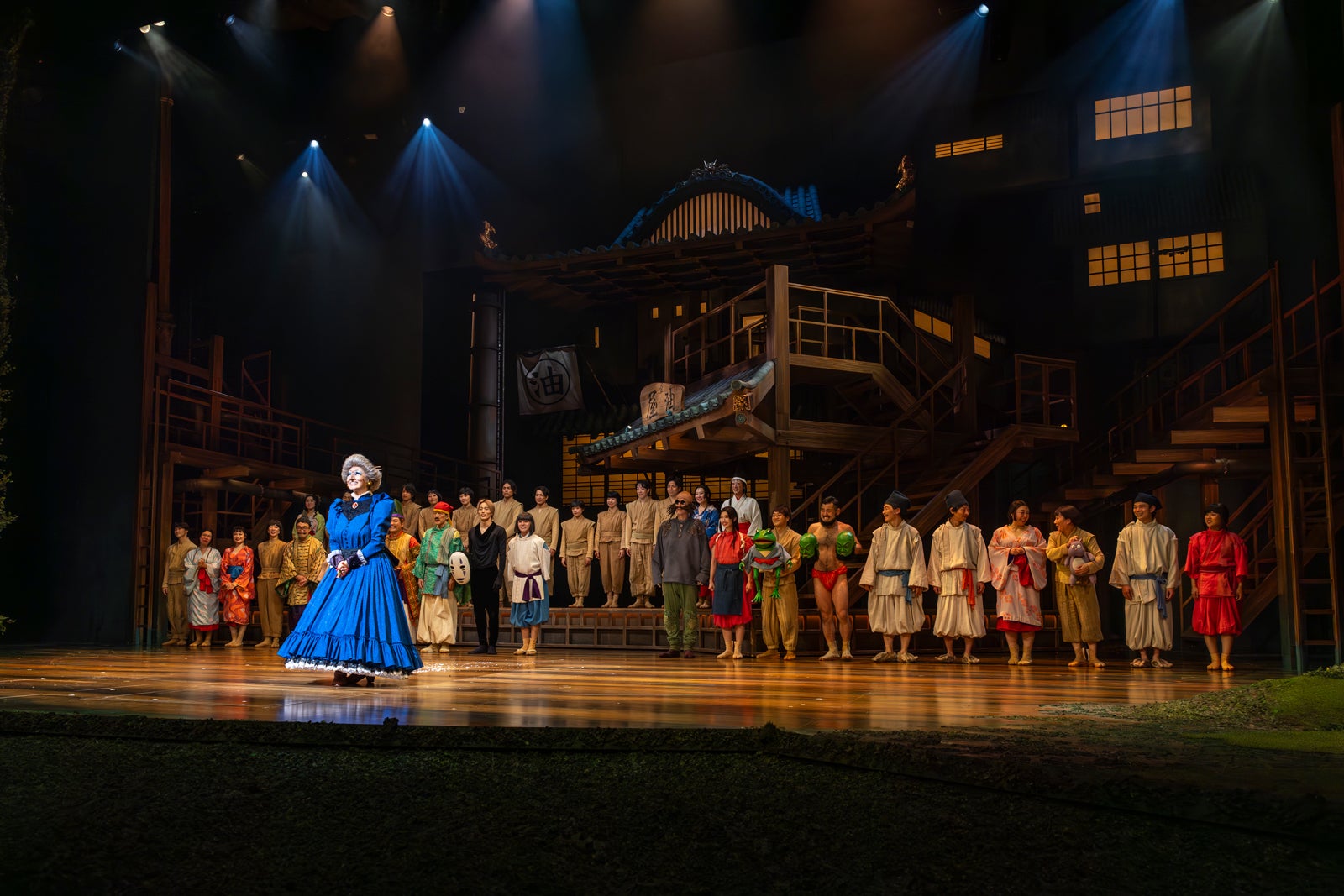 舞台「千と千尋の神隠し」（C）EllieKurttz