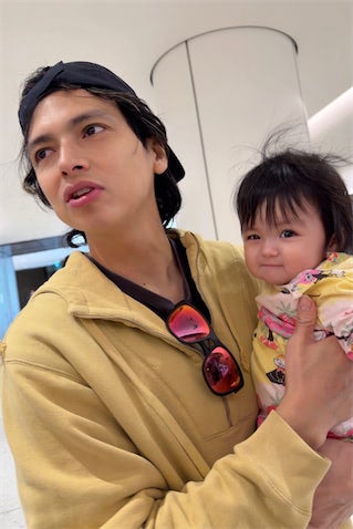 川崎希、次女・グーちゃんの‟甘えん坊”ショットを公開「抱っこが大好きな甘えん坊ちゃん」