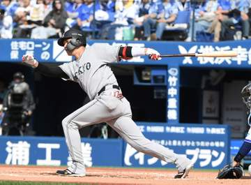 巨人・坂本 通算2452安打 NPB歴代10位タイ「まだ今シーズン全然打てていないので、もっと打てるように」