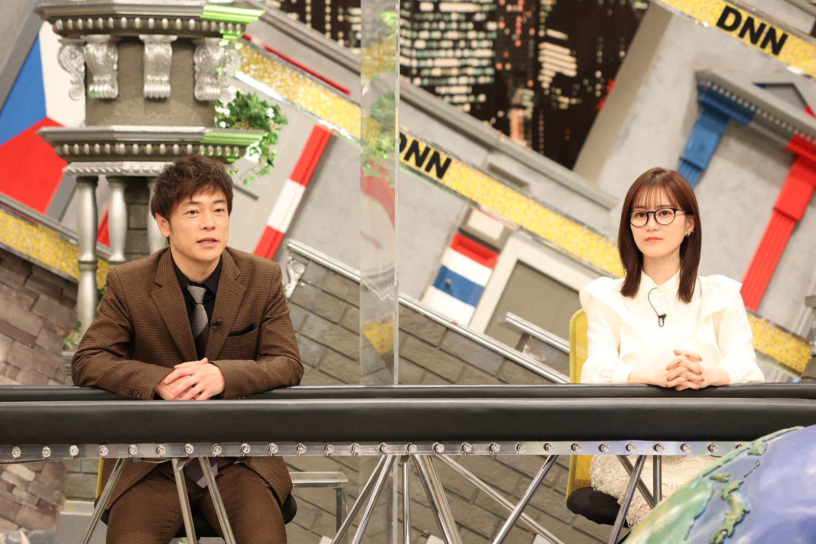 （左から）陣内智則、生田絵梨花 （C）フジテレビ