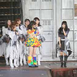 「AKB48 2013真夏のドームツアー～まだまだ、やらなきゃいけないことがある～」札幌ドーム公演より（C）AKS