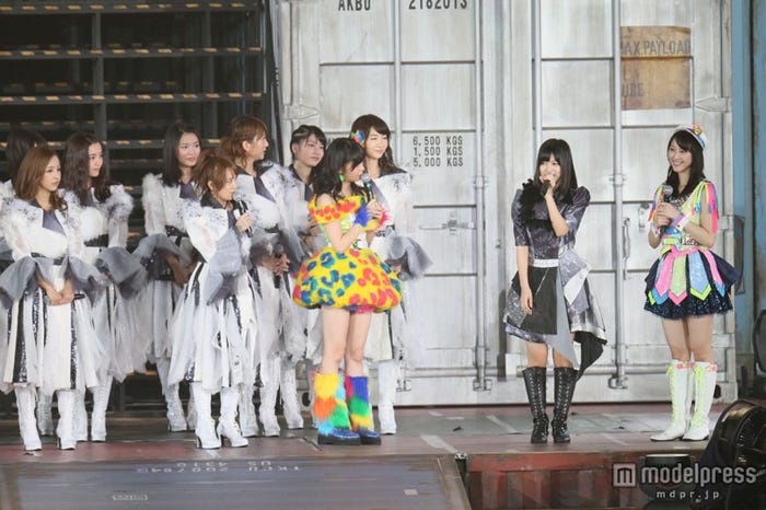 「AKB48 2013真夏のドームツアー~まだまだ、やらなきゃいけないことがある~」札幌ドーム公演より(C)AKS