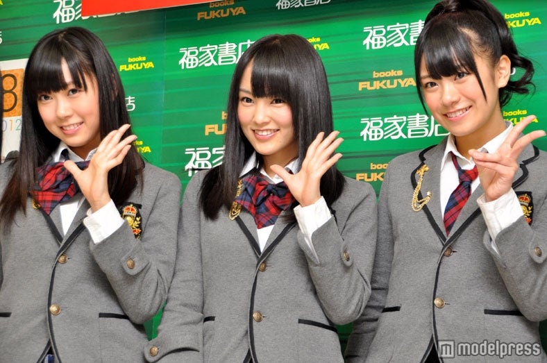 NMB48（写真左から：渡辺美優紀、山本彩、福本愛菜）