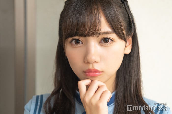 加藤史帆、齊藤京子(C)モデルプレス