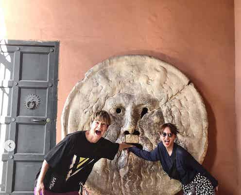 JOY&わたなべ麻衣、新婚旅行の写真公開「見てた子供達は爆笑」