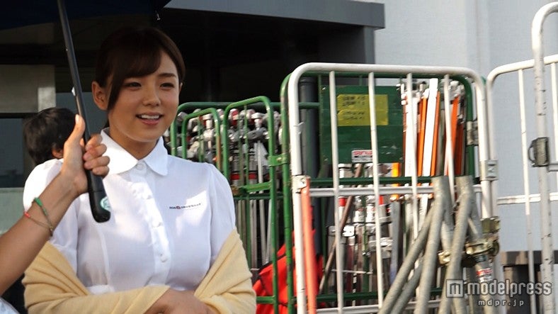 篠崎愛 圧巻の歌唱力に驚き ナース服 美声で男性を応援 モデルプレス