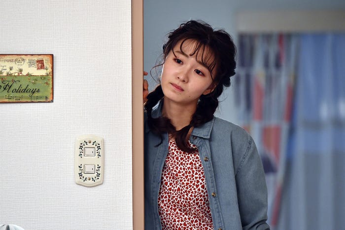 岡崎紗絵(C)カンテレ