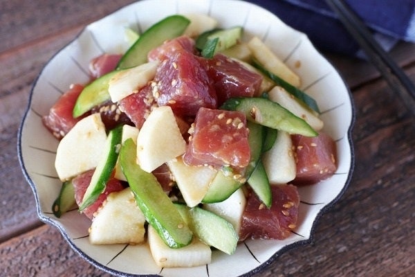 漬けまぐろと長いもきゅうりの和えサラダ