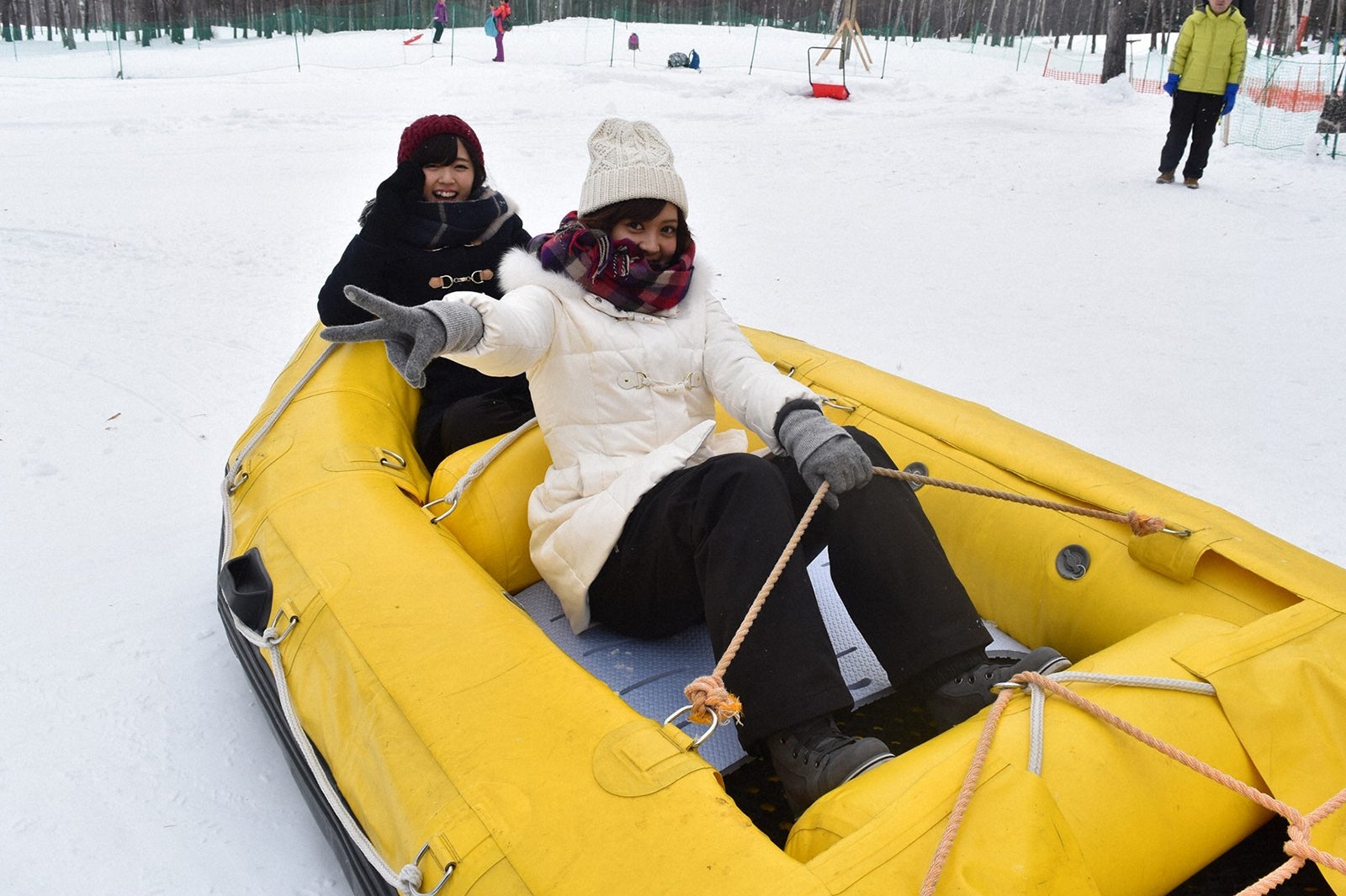 （左から）鈴木愛理、松元絵里花（C）TBS