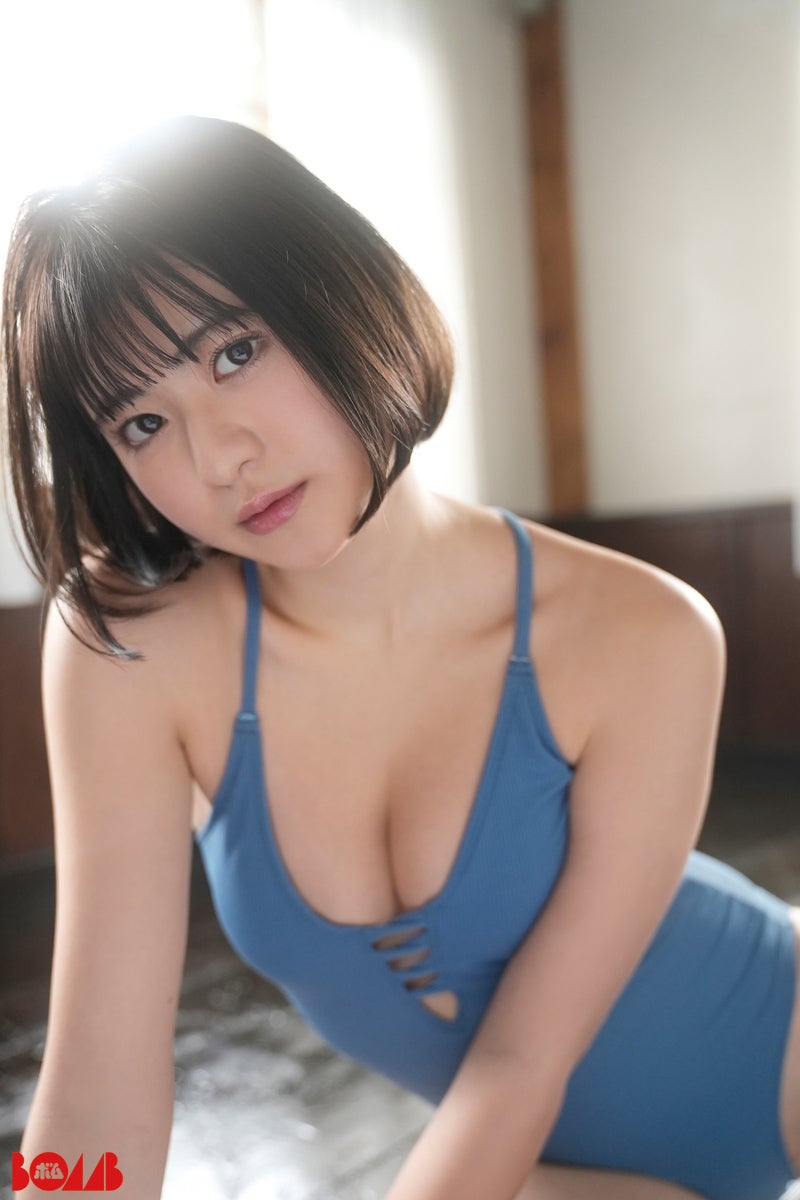 鎌田 菜 月 水着