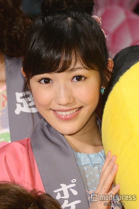 渡辺麻友、初体験で進化を実感「“まゆゆ“ならぬ“メガまゆゆ”」