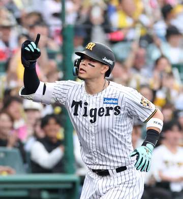 阪神が今週初勝利 藤川監督がセ最速タイで通算100勝達成 佐藤輝の豪快弾の1点を守り切る