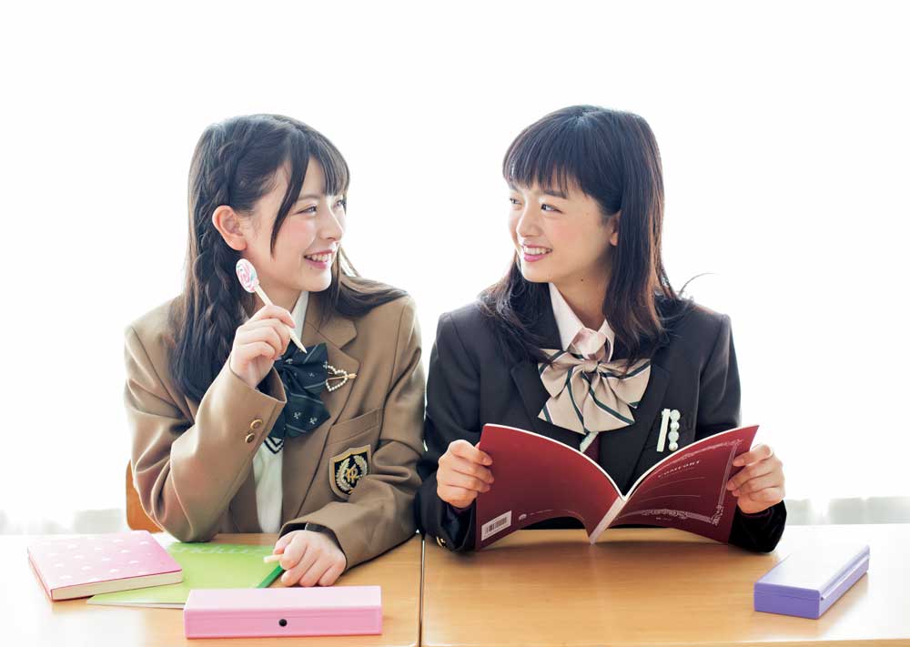 左から：木村葉月、関りおん／「LOVE berry VOL.10」より（画像提供：徳間書店）