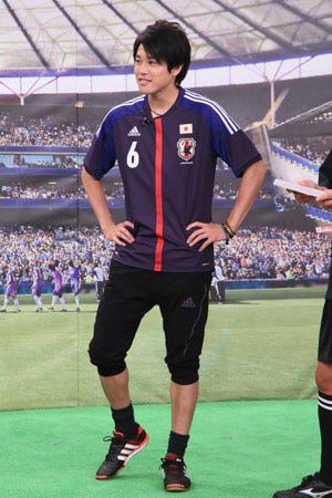 内田篤人vs嵐でガチンコ勝負 嵐にしやがれ ジグゾーパズル 高級料理の食べ方 サッカーで対決 モデルプレス 内田篤人vs嵐でガチンコ勝負 嵐にしやがれ ジグゾーパズル 高級料理の食べ方 サッカーで対決 モデルプレス