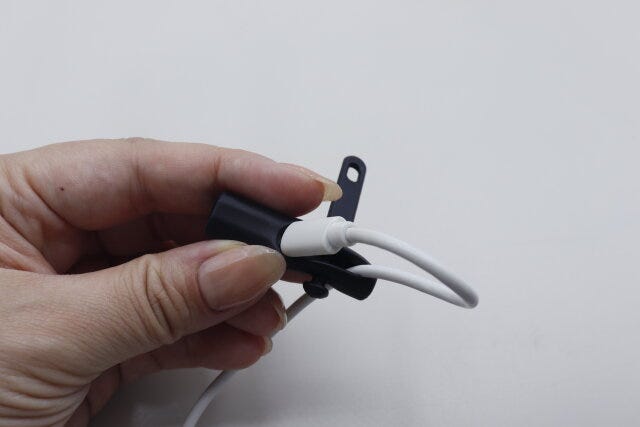 セリア　スマホケーブルカバークリップ　セット方法