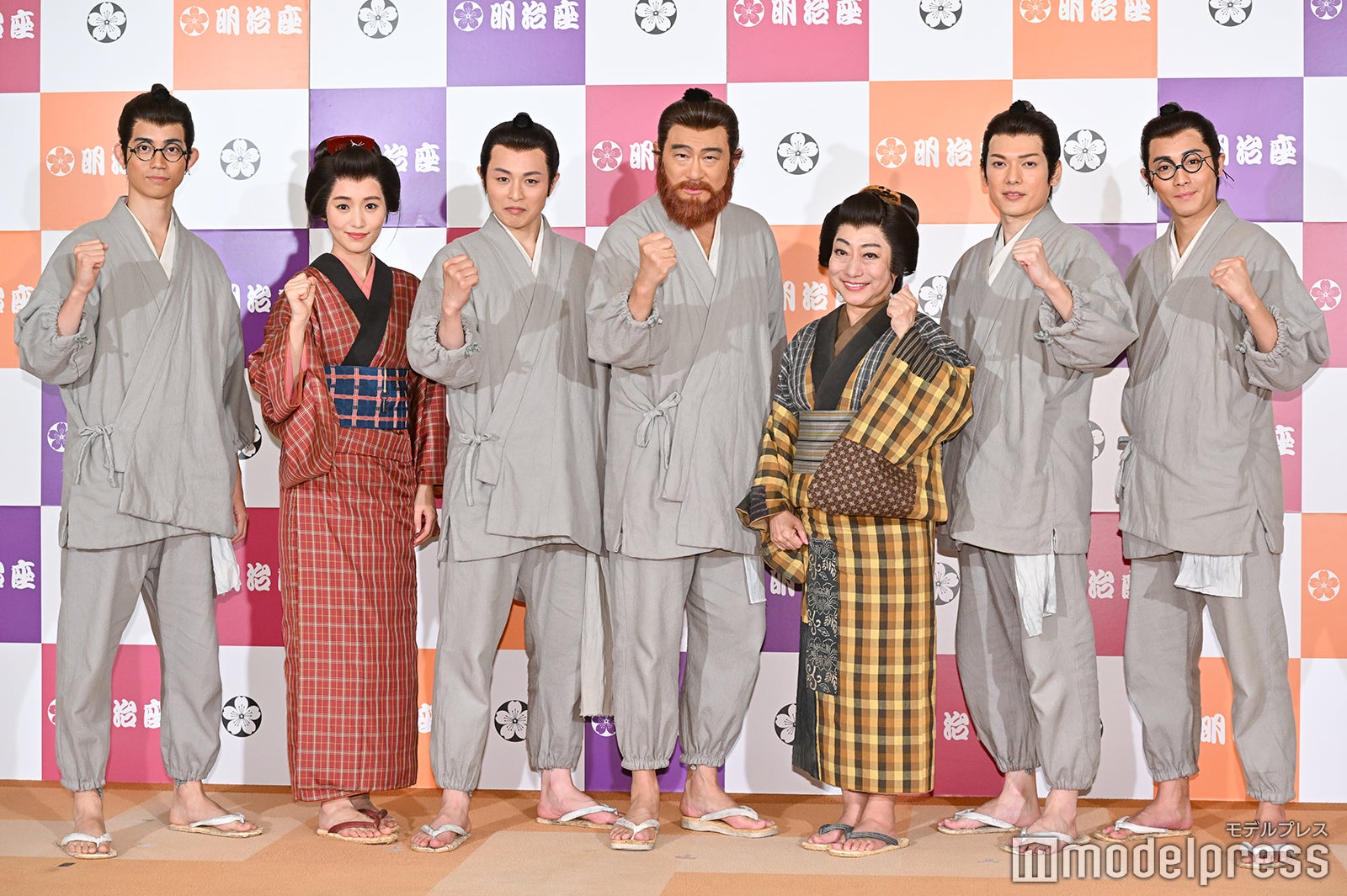 （左から）高橋健介、菅井友香、新木宏典、船越英一郎、山村紅葉、崎山つばさ、猪野広樹（C）モデルプレス