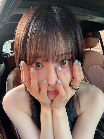 重盛さと美、38歳の美肌全開"あざとポーズ"にファン悶絶「かわいさ違反」「20代にしか見えん」