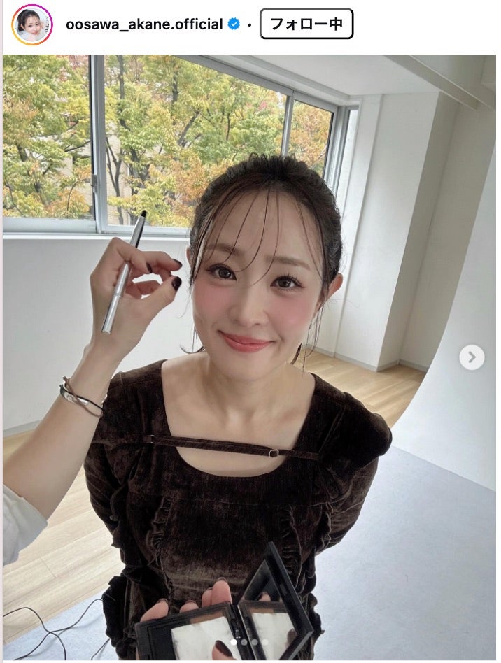 大沢あかね、美肩＆美背中輝くオフショルトップス姿披露「背中のラインが綺麗」「色っぽい」と反響