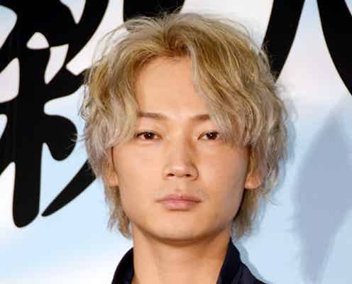 綾野剛、金髪に変身「クズっぽいですか?」