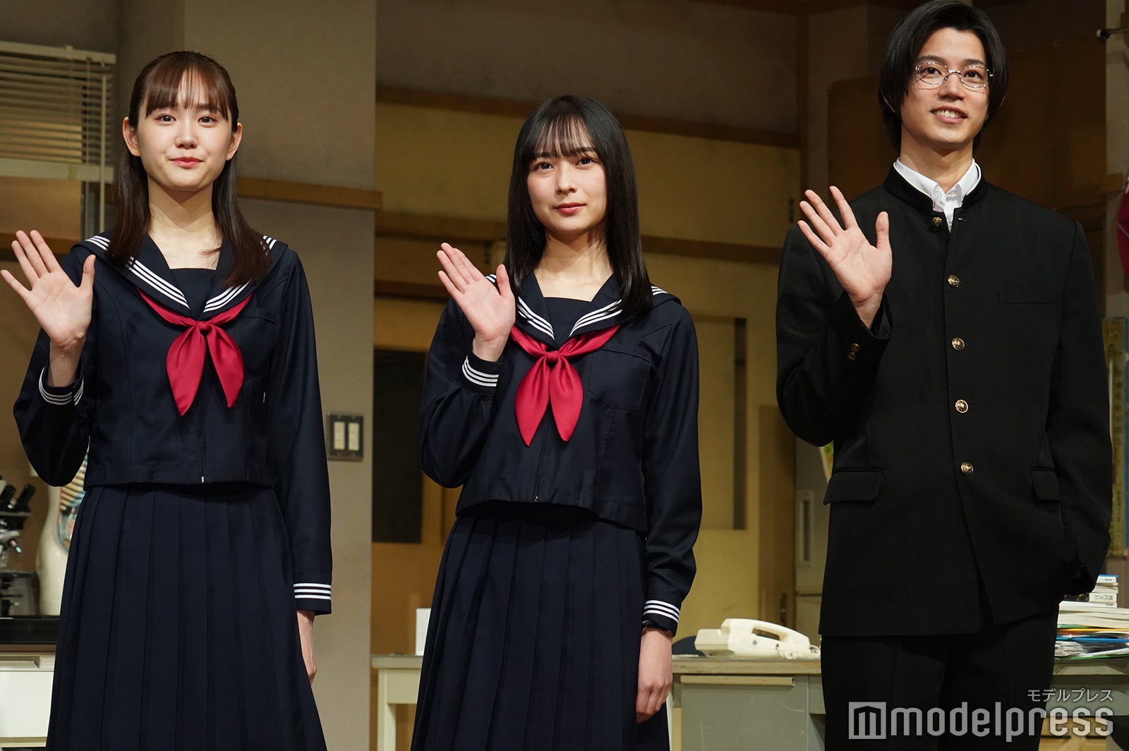 尾碕真花、鈴木絢音、高橋健介 （C）モデルプレス