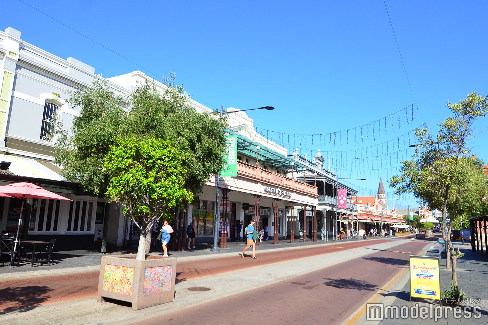 エスプレッソ通り（C）モデルプレス