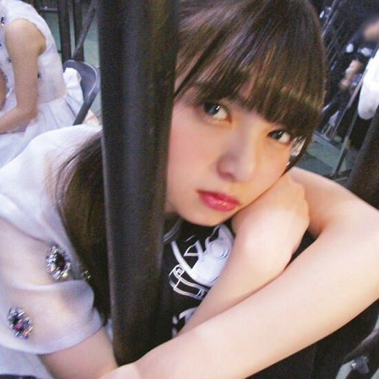 彼女感あふれるアンニュイな表情の齋藤飛鳥(撮影/斎藤ちはる)(提供写真)