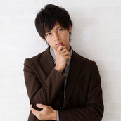 ゴールデンボンバーが登場 人気の秘密を歌詞から探る Rの法則 モデルプレス