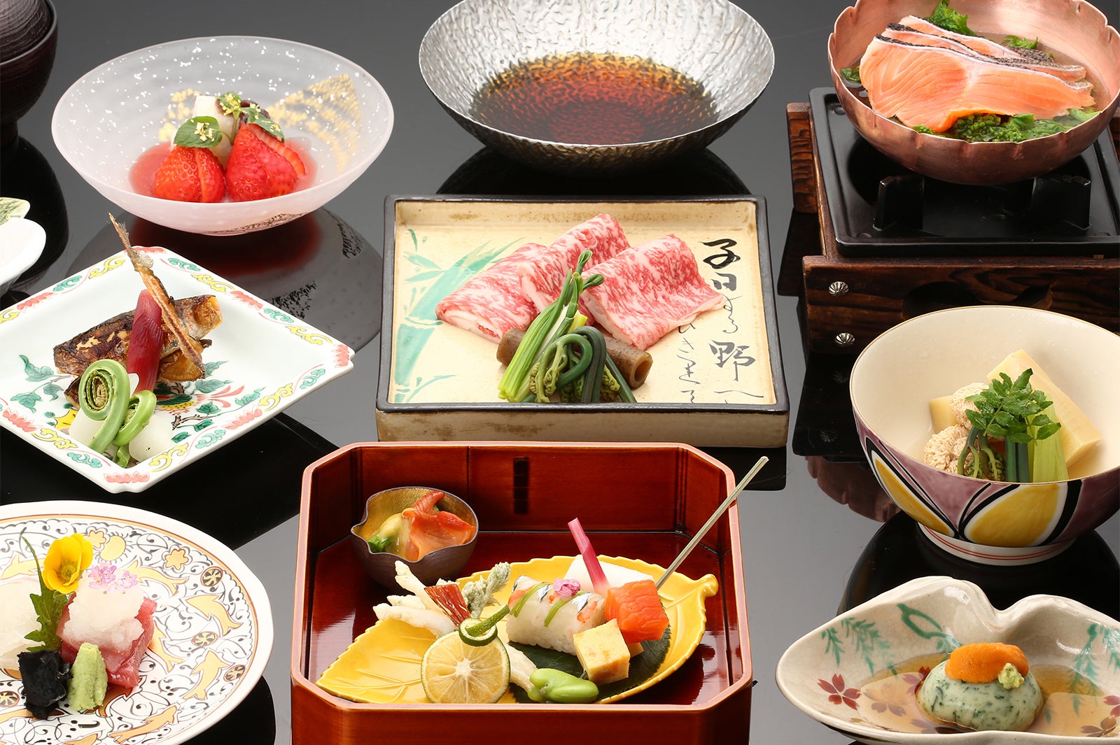 和食会席一例／画像提供：水明館