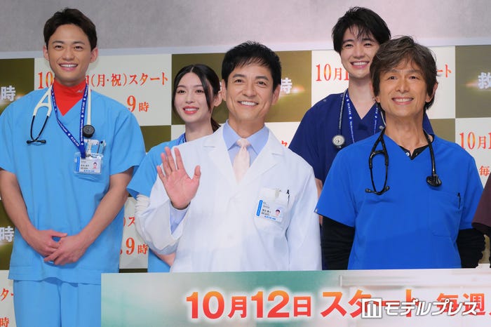 (後列)中山翔貴、白石聖、木戸大聖(前列)沢村一樹、江口洋介(C)モデルプレス