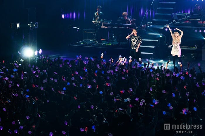 会場を盛り上げる加藤ミリヤ&清水翔太