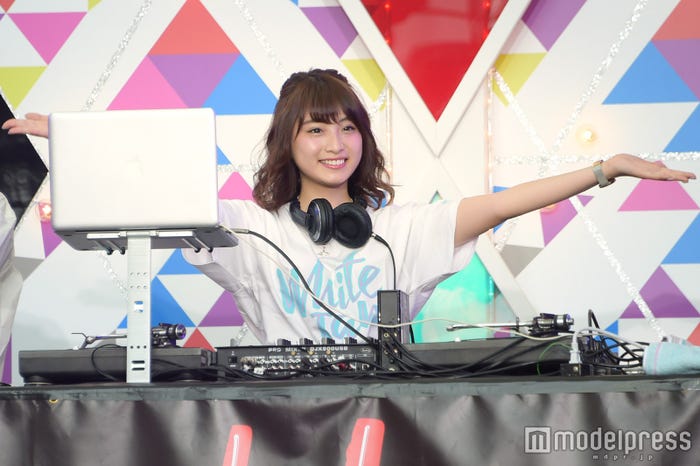 日本一かわいい女子高生 りこぴん Djとしてのコラボに歓声響き渡る モデルプレス 日本一かわいい女子高生 りこぴん Djとしてのコラボに歓声響き渡る モデルプレス