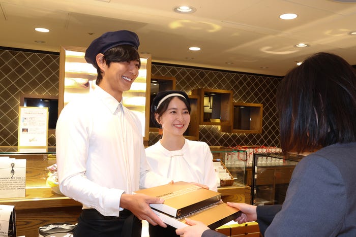 友永真也、岩間恵(提供写真)