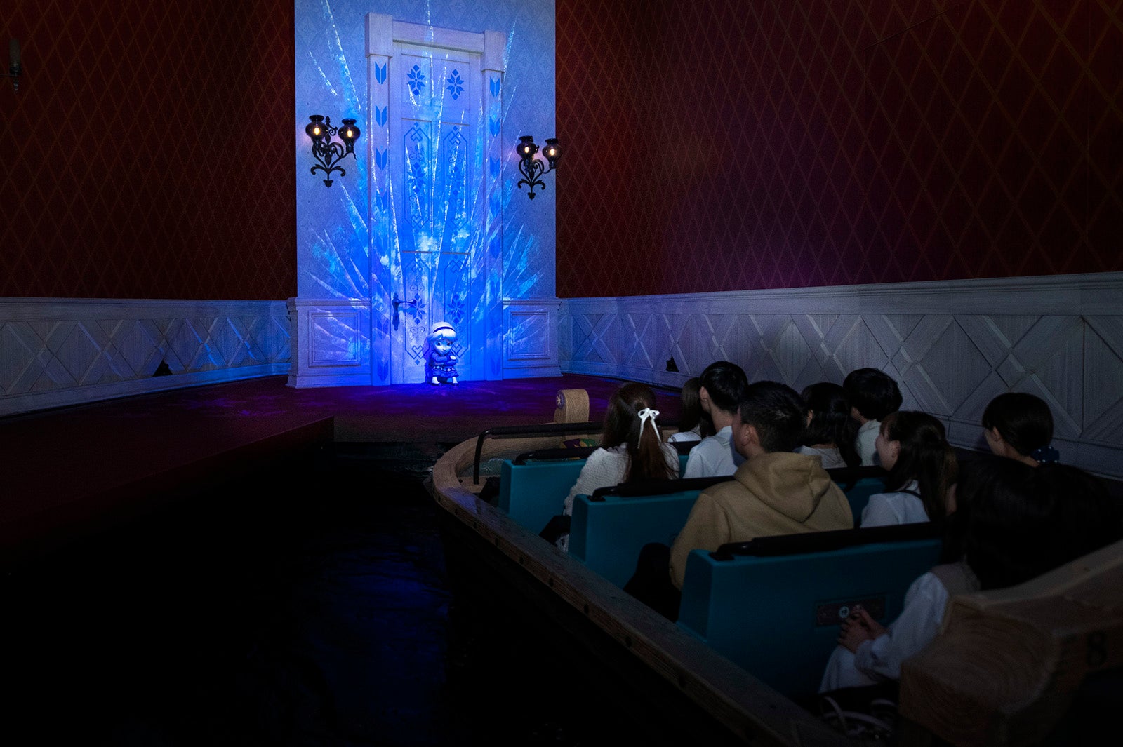 「フローズンキングダム」（C）Disney