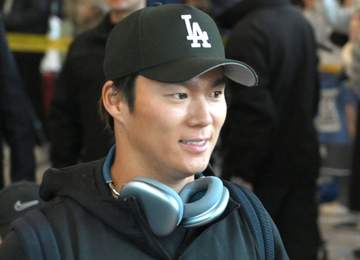 山本由伸「めちゃくちゃかっこいい服装」8人に選出 オシャレメジャーリーガーの一員に 選手会などが選定 昨年は米ファッション誌も注目